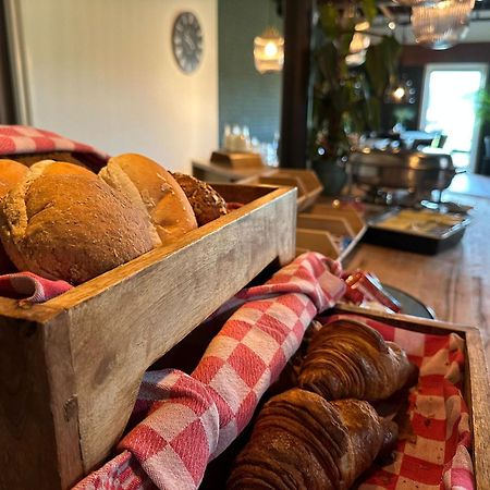 B&B Hotel De Vrije Vogel Elsloo  Eksteriør billede
